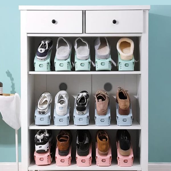 Adjustable shoe rack